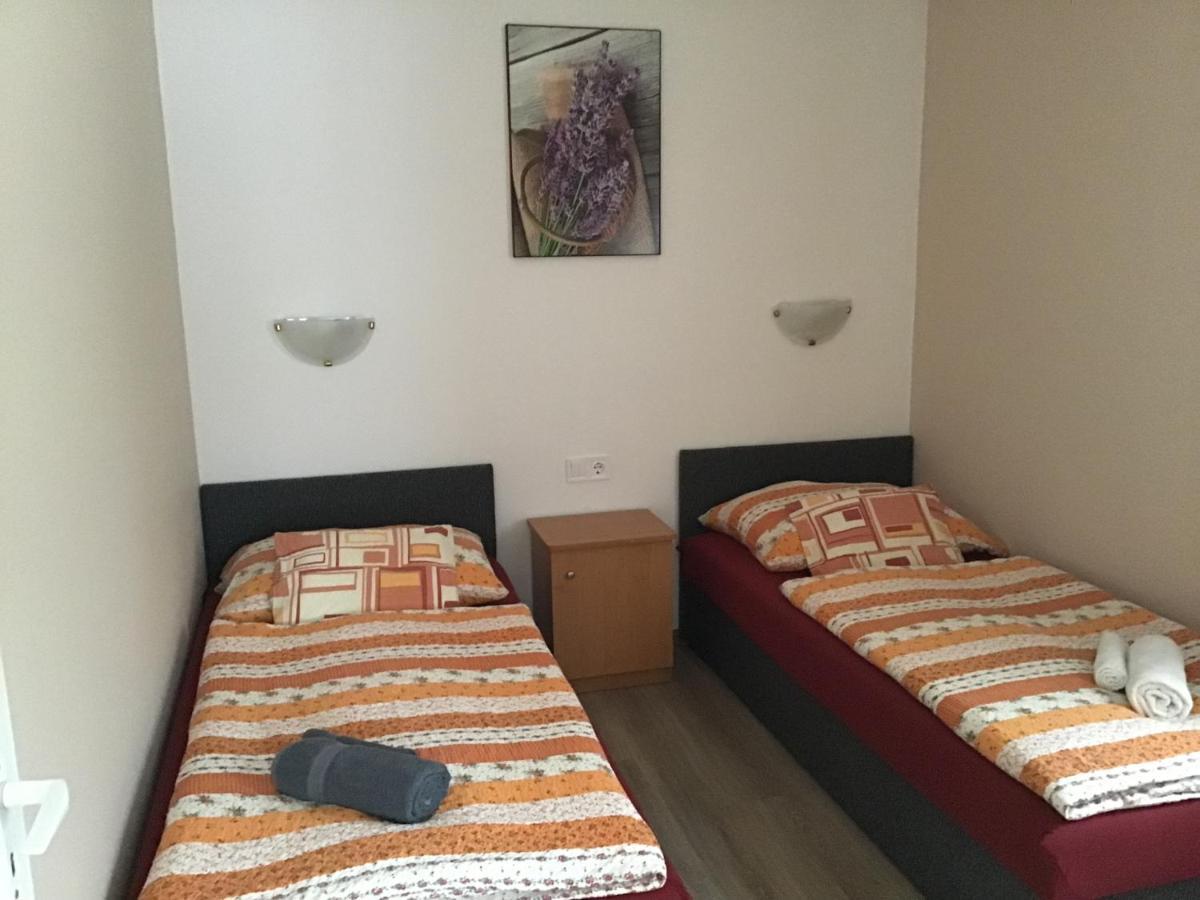 Dravecz Apartman Balatonlelle Eksteriør billede