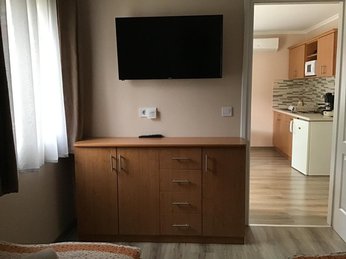 Dravecz Apartman Balatonlelle Eksteriør billede