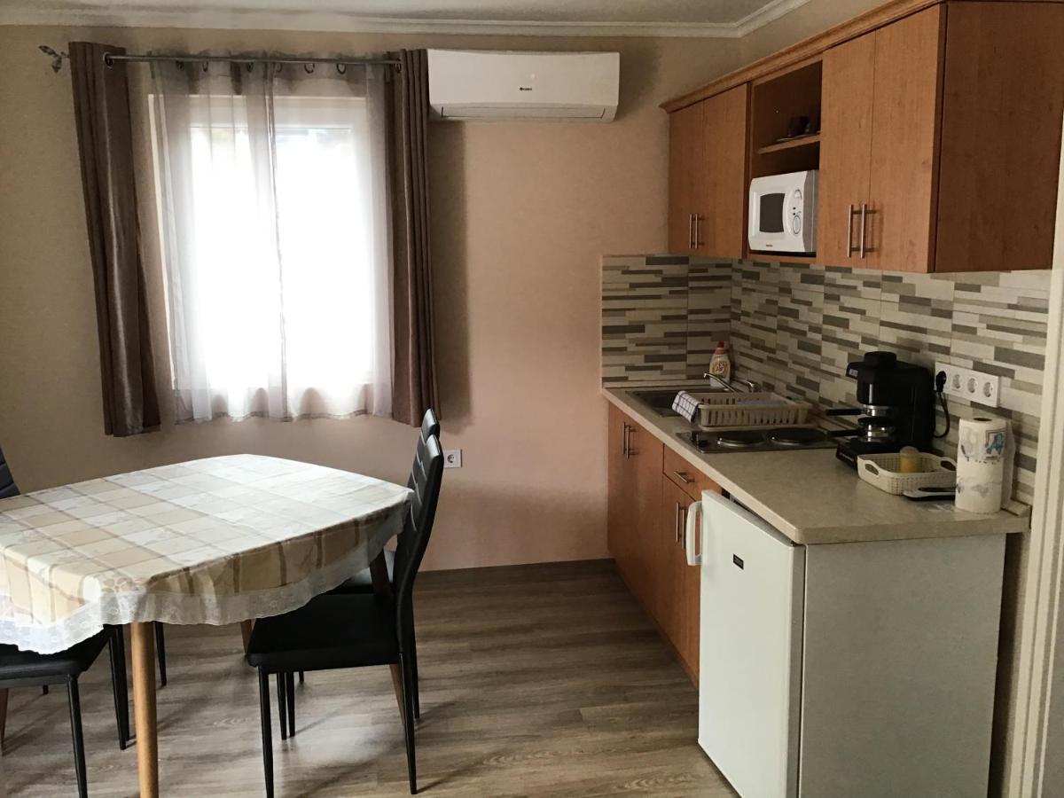Dravecz Apartman Balatonlelle Eksteriør billede