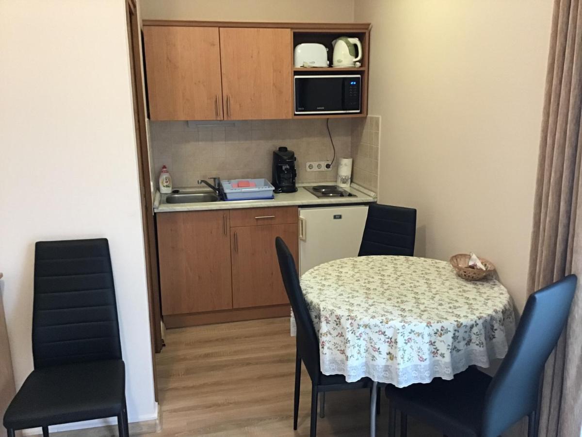 Dravecz Apartman Balatonlelle Eksteriør billede